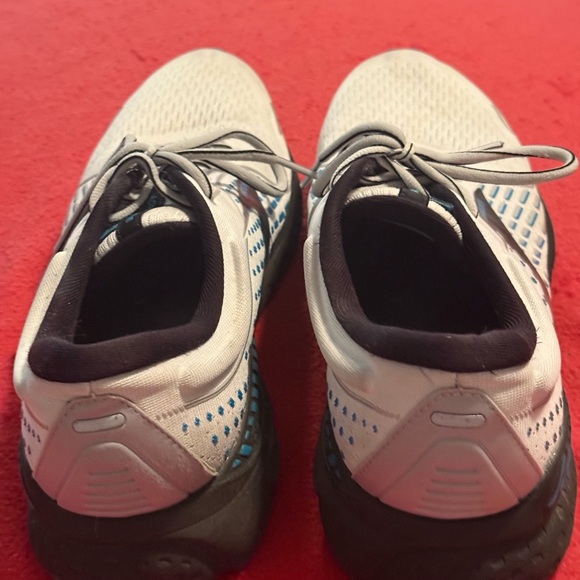 Brooks Athletic Shoes in White and Blue main image 4